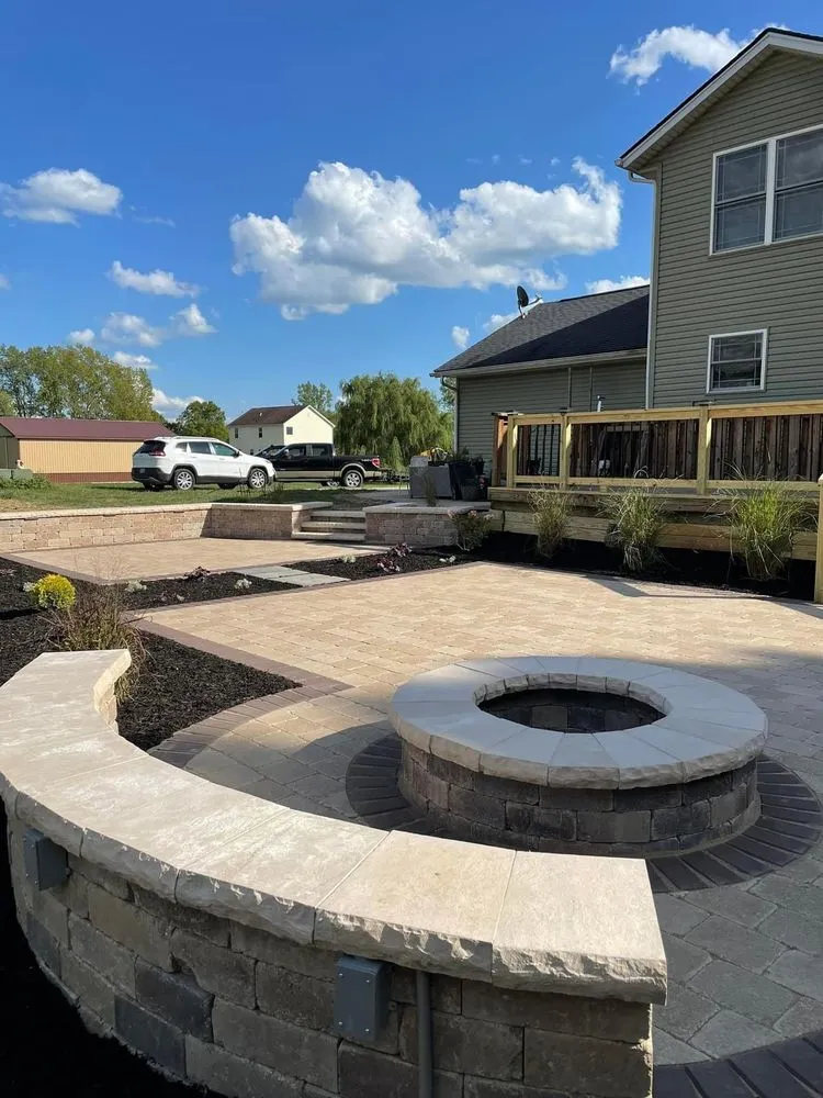 Affordable yard cleanup service for beautiful yards in Xenia, OH by Oakscapes