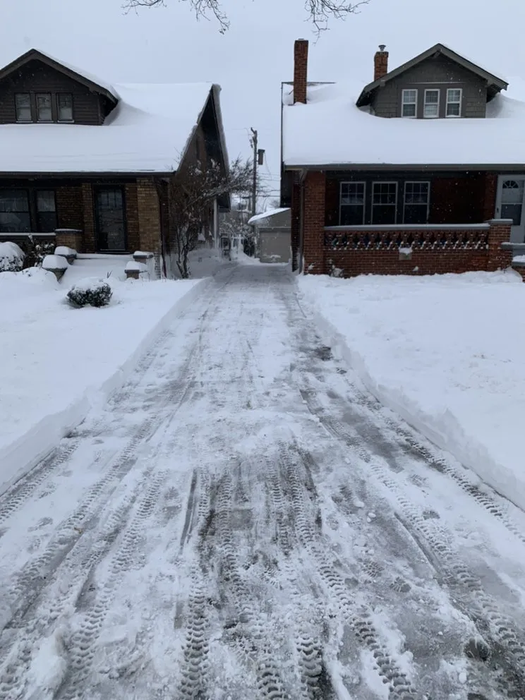 Local landscaping services experts serving Cleveland, OH - OAKTREE Lawn Care & Snow Removal