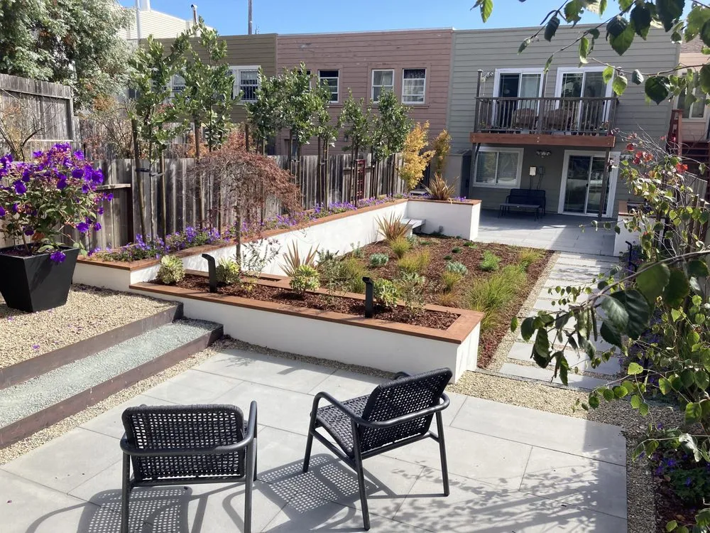 Reliable yard maintenance for year-round maintenance across Mountain View, CA - Oakwest Landscapes