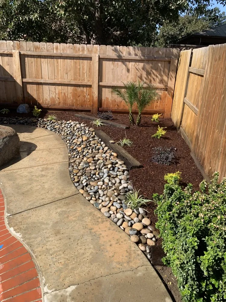 Custom landscape installation experts serving Farmersville, CA - Oakwood Landscape