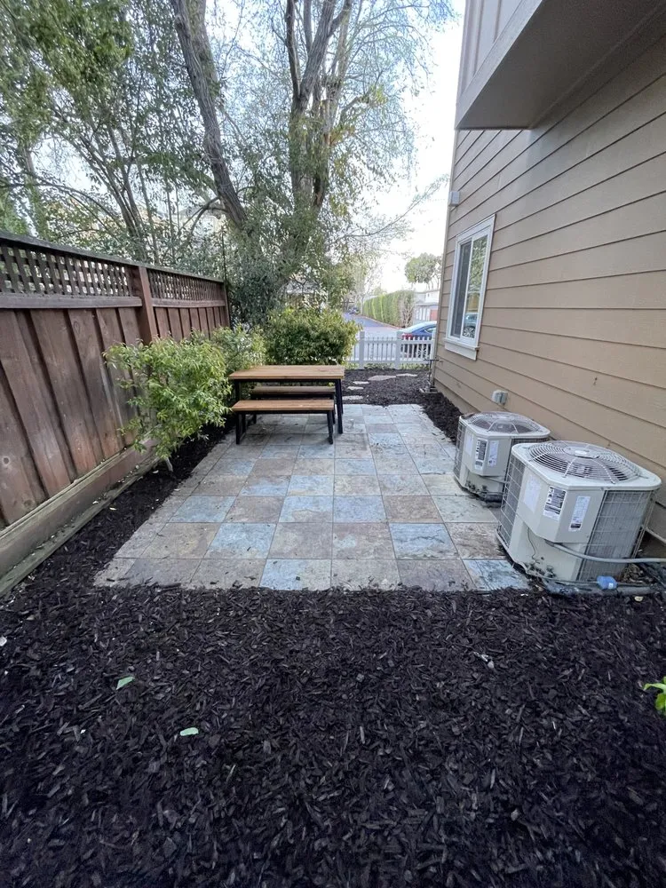 Custom residential landscaping for residential properties in Redwood City, CA by Oakwood Landscaping