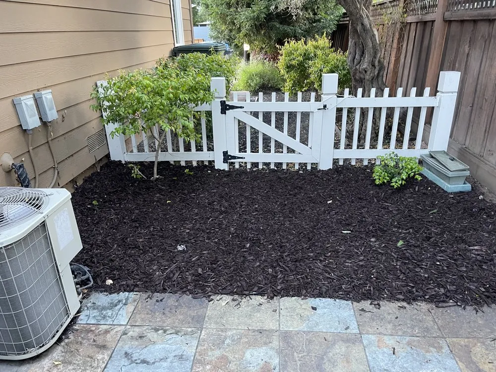 Top-rated yard maintenance for residential properties in Redwood City, CA by Oakwood Landscaping