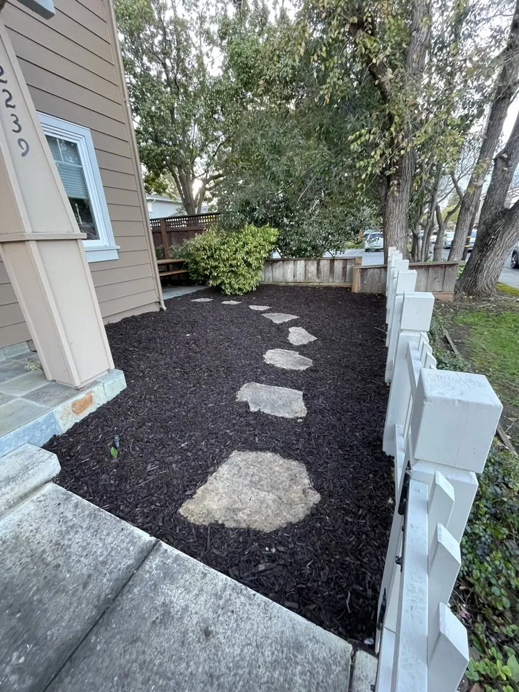Custom landscaping services experts serving Redwood City, CA - Oakwood Landscaping