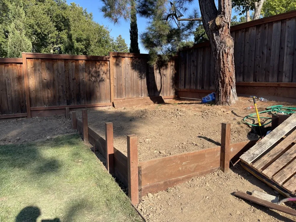 Reliable lawn care service in Redwood City, CA by Oakwood Landscaping