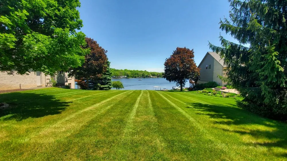 Professional yard maintenance for beautiful yards across Howell, MI - Oakwood Lawn Maintenance