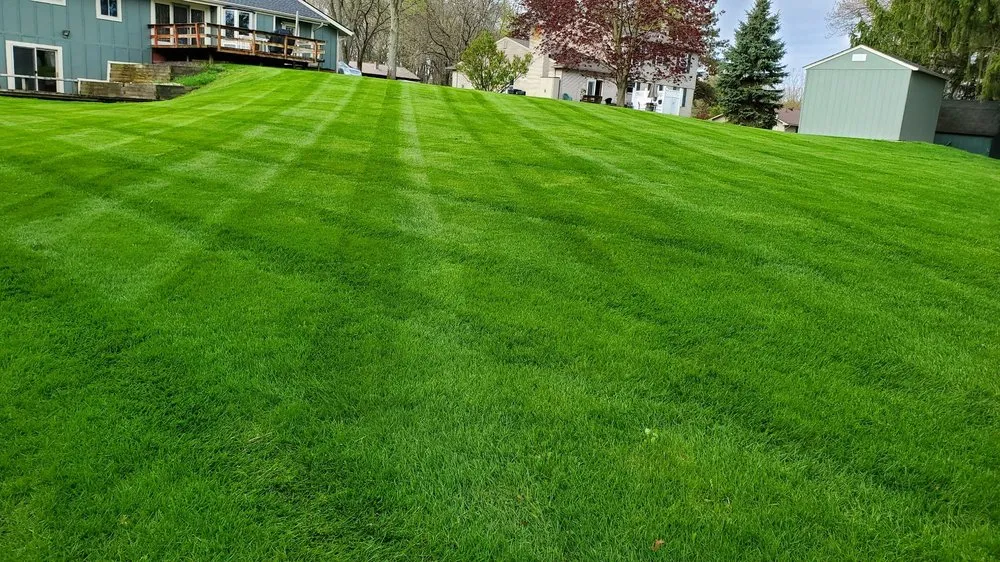 Top-rated yard maintenance near you across Howell, MI - Oakwood Lawn Maintenance