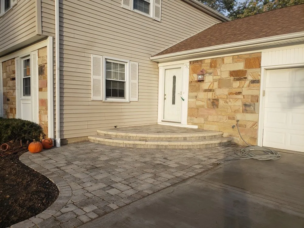 Affordable outdoor landscaping experts serving Mundelein, IL - Oakwood Outdoor