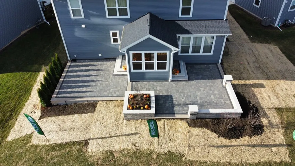 Trusted garden landscaping for residential properties in Mundelein, IL by Oakwood Outdoor