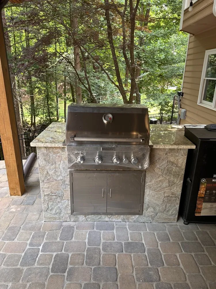 Affordable yard maintenance in Woodstock, GA - OASIS General Contracting & Landscaping