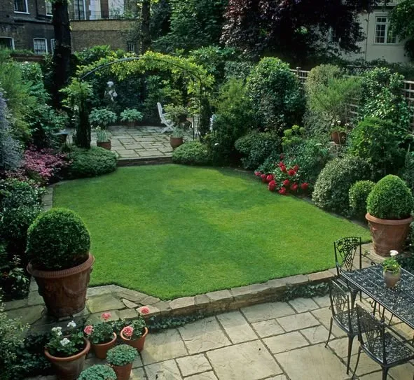 Trusted outdoor landscaping in Lakewood, OH - Oasis Home Improvement