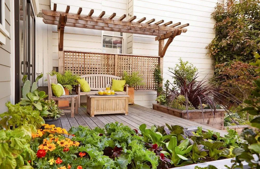 Reliable residential landscaping experts serving Lakewood, OH - Oasis Home Improvement