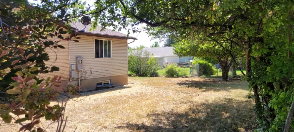 Professional yard maintenance for beautiful yards across Coraopolis, PA - Oasis Landscaping