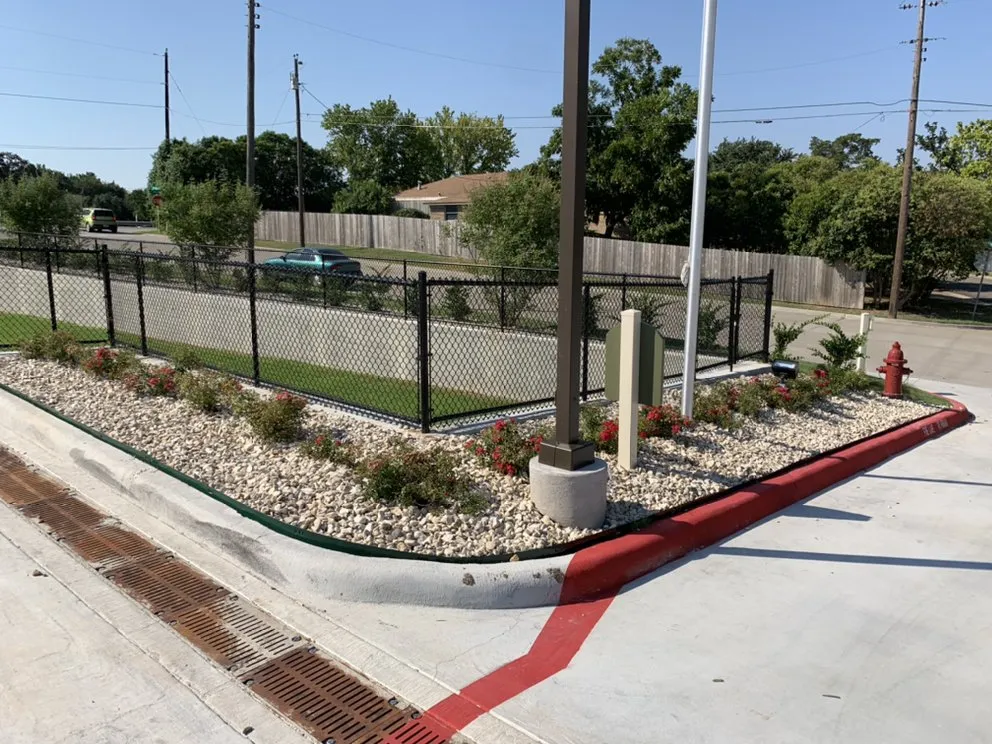 Custom lawn mowing service in Woodway, TX by Oasis Lawn and Garden