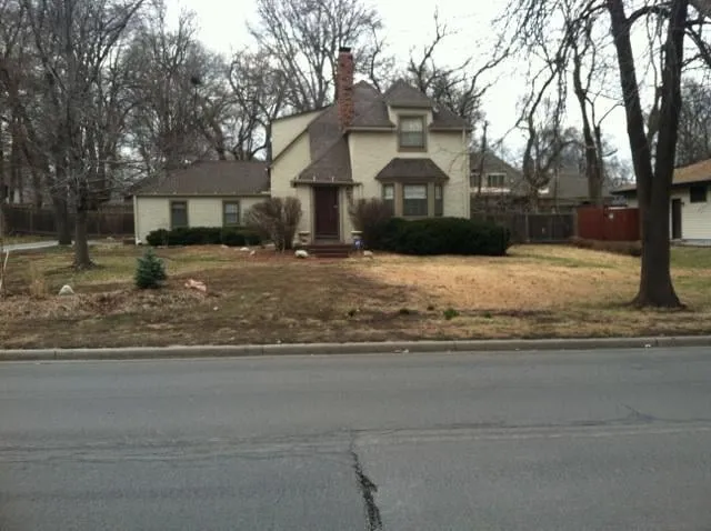 Reliable lawn care service for beautiful yards in Louisburg, KS by Oasis Lawn Care