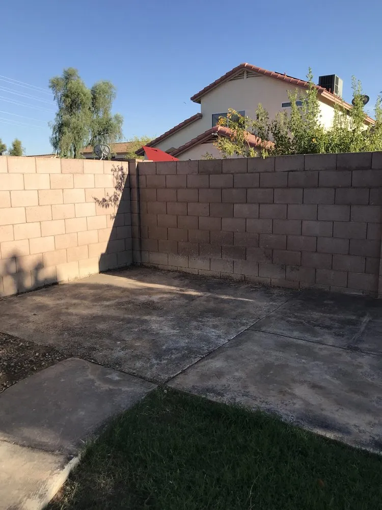 Reliable lawn mowing service experts serving Phoenix, AZ - Oasis Maker