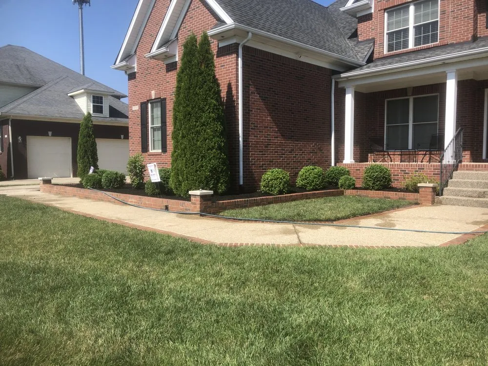 Reliable lawn care service in Louisville, KY - Oasis Outdoor Living