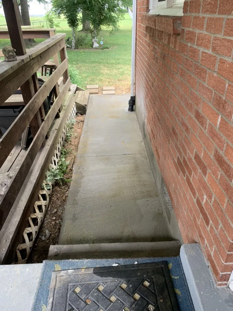 Top-rated yard maintenance for year-round maintenance in Louisville, KY by Oasis Outdoor Living