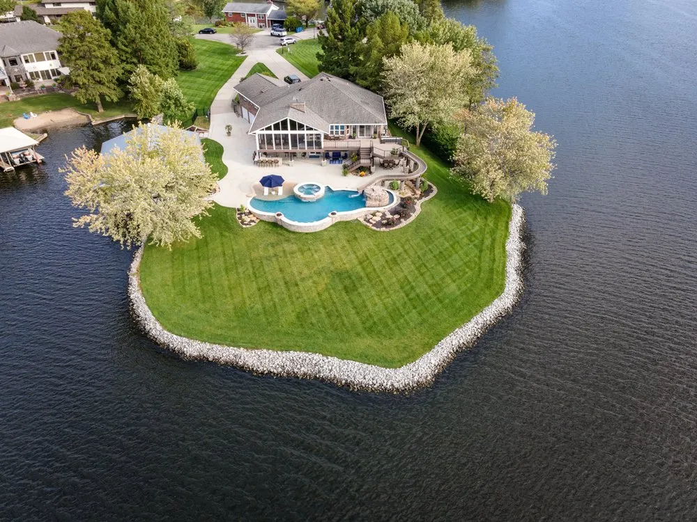 Reliable yard cleanup service experts serving Wood River, IL - Oasis Pools