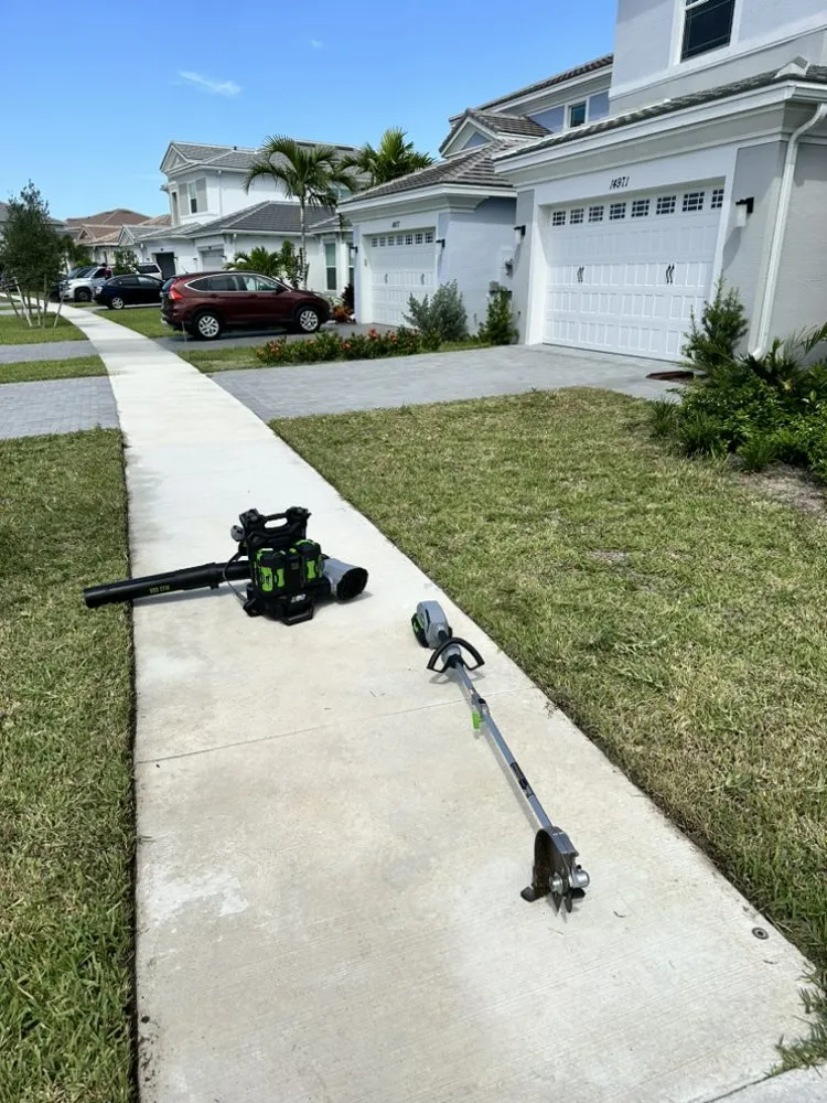 Expert outdoor landscaping in West Palm Beach, FL - Oasis Property M&M