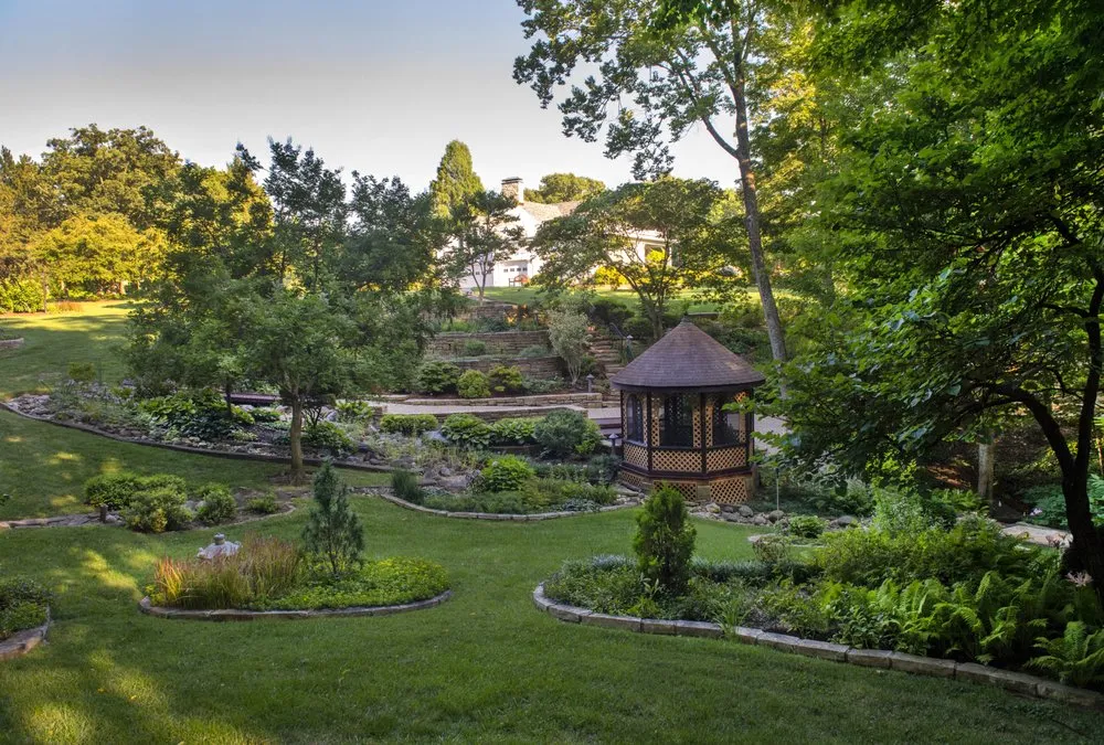 Local garden landscaping experts serving Loveland, OH - Oasis Turf & Tree