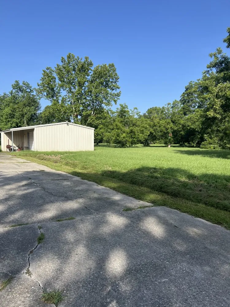 Custom outdoor landscaping experts serving Duson, LA - Oboys Lawn Service