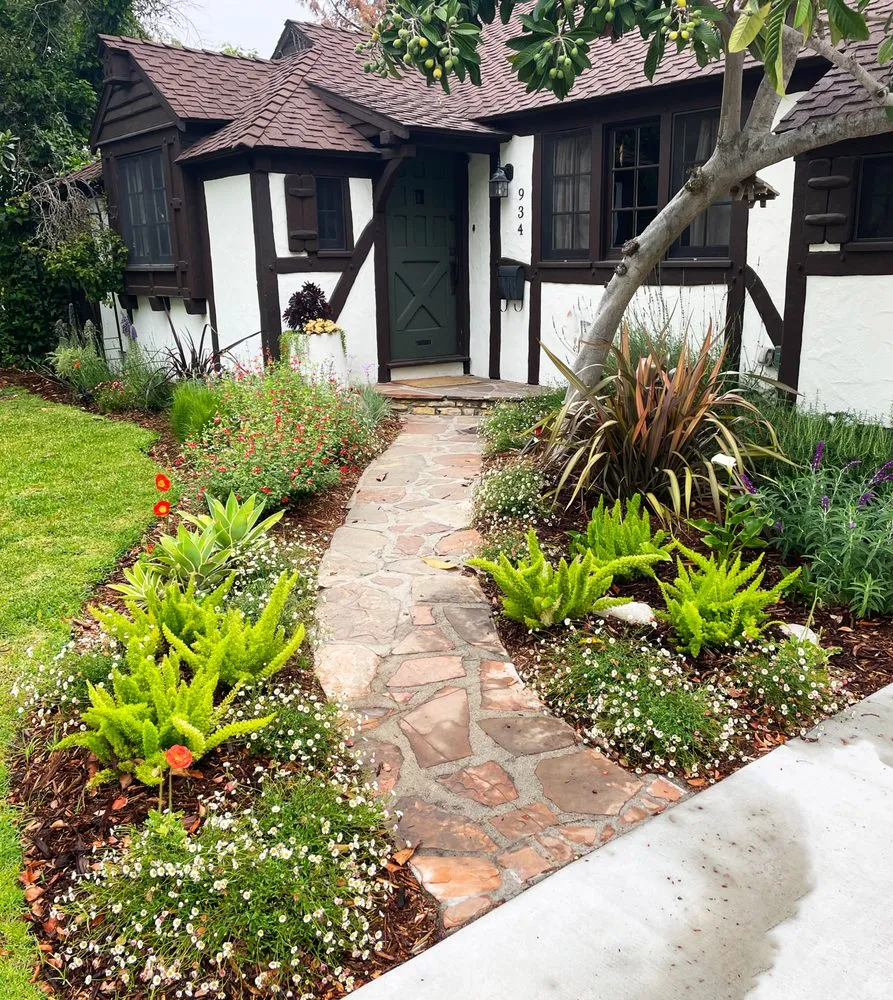 Professional lawn care service experts serving Burbank, CA - Obrien Schridde Designs