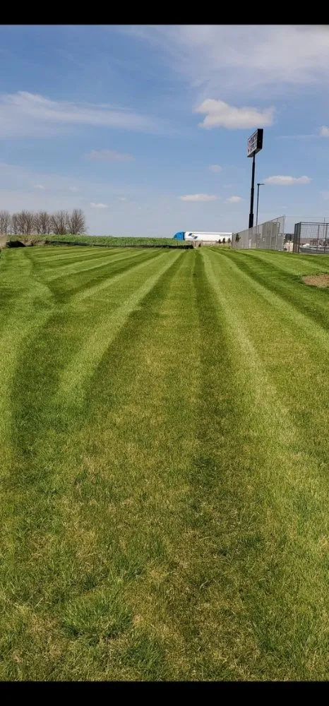 Reliable yard maintenance with custom design across Des Moines, IA - OCD Lawn