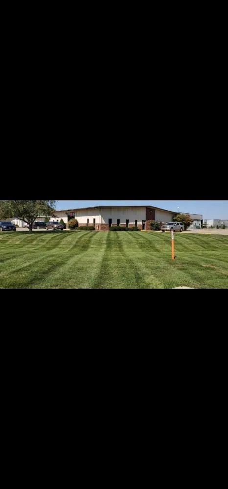 Custom garden landscaping in Des Moines, IA - OCD Lawn