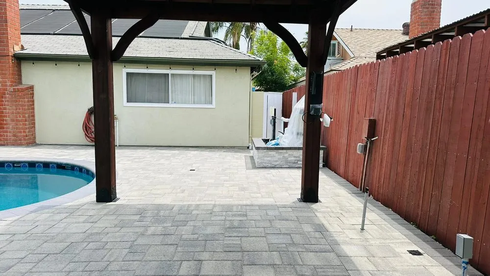 Custom lawn mowing service with custom design in San Fernando Valley, CA by Ocean Home Builders