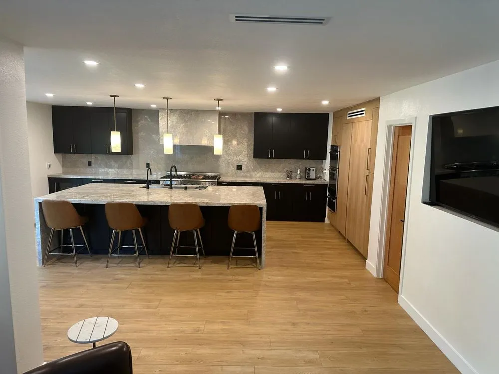 Custom lawn mowing service for homes across San Fernando Valley, CA - Ocean Home Builders