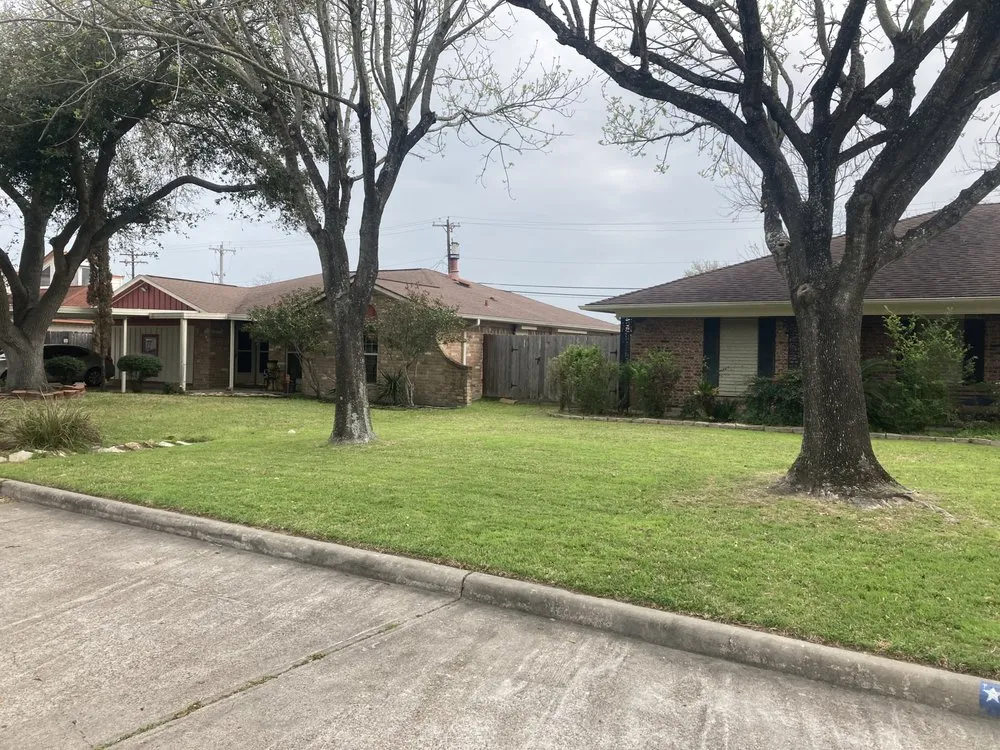 Local lawn mowing service experts serving Galveston, TX - Ocean Turf Pros