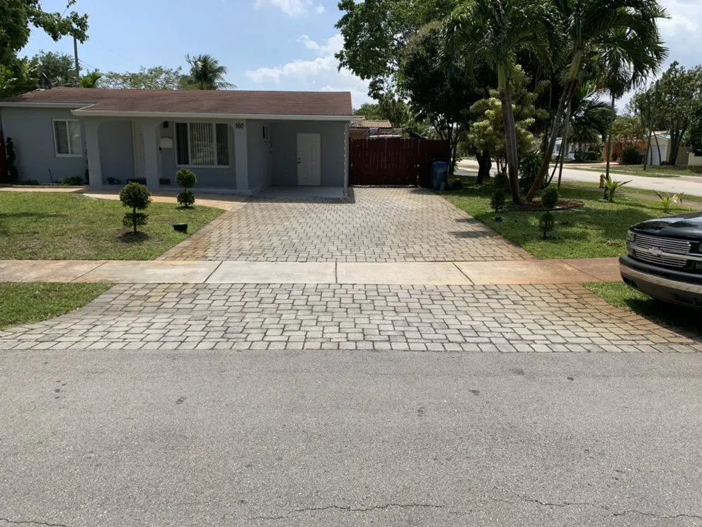 Top-rated yard cleanup service for residential properties across Oakland Park, FL - Ocean View Lawn Service