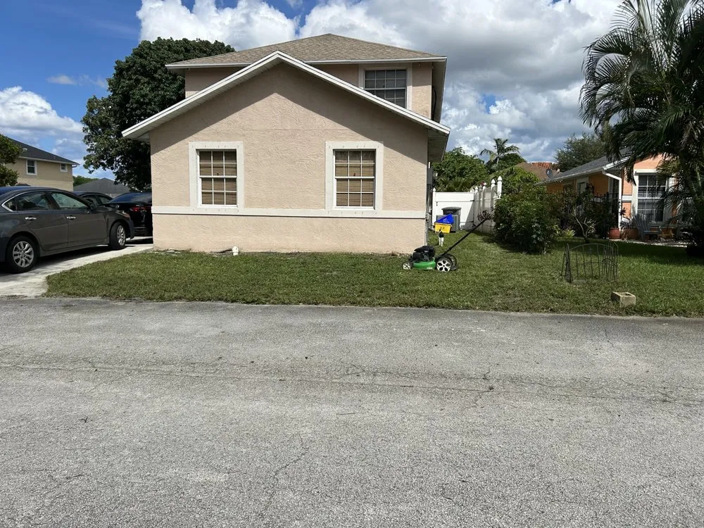 Top-rated yard cleanup service experts serving Boynton Beach, FL - Oceanside Outdoor Services