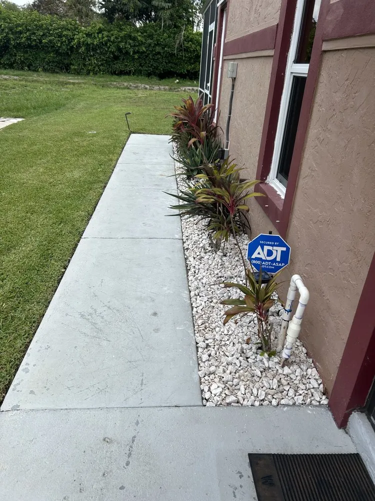 Reliable lawn care service with custom design across Boynton Beach, FL - Oceanside Outdoor Services