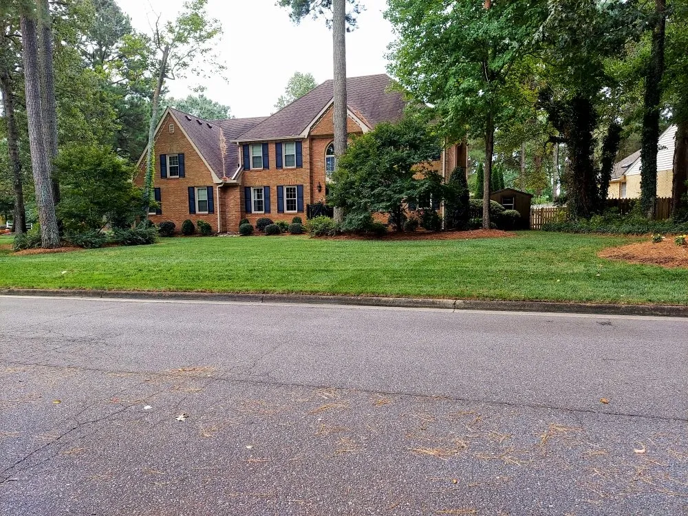 Reliable lawn mowing service in Norfolk, VA - Oceanview Landscaping