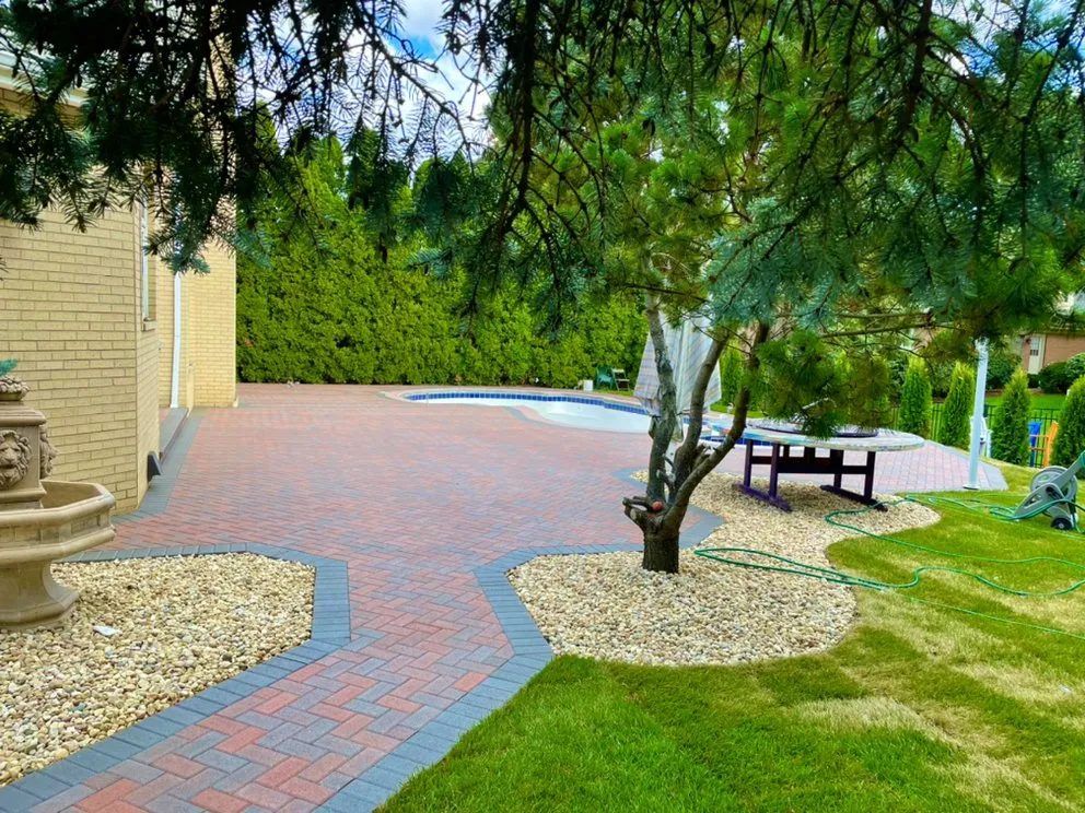 Local yard cleanup service in Des Plaines, IL by Oceguera Landscaping & Brick Paving