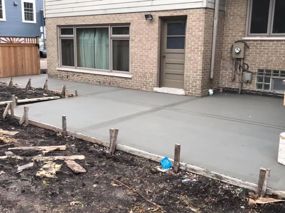 Professional lawn mowing service in Des Plaines, IL - Oceguera Landscaping & Brick Paving