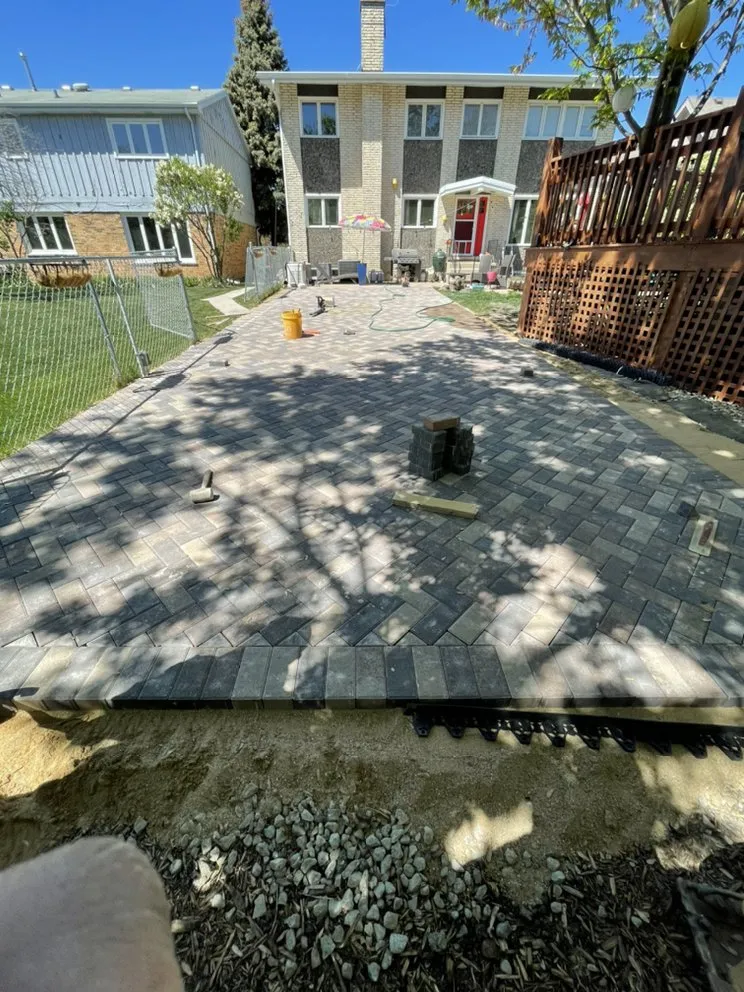 Professional residential landscaping in Des Plaines, IL by Oceguera Landscaping & Brick Paving