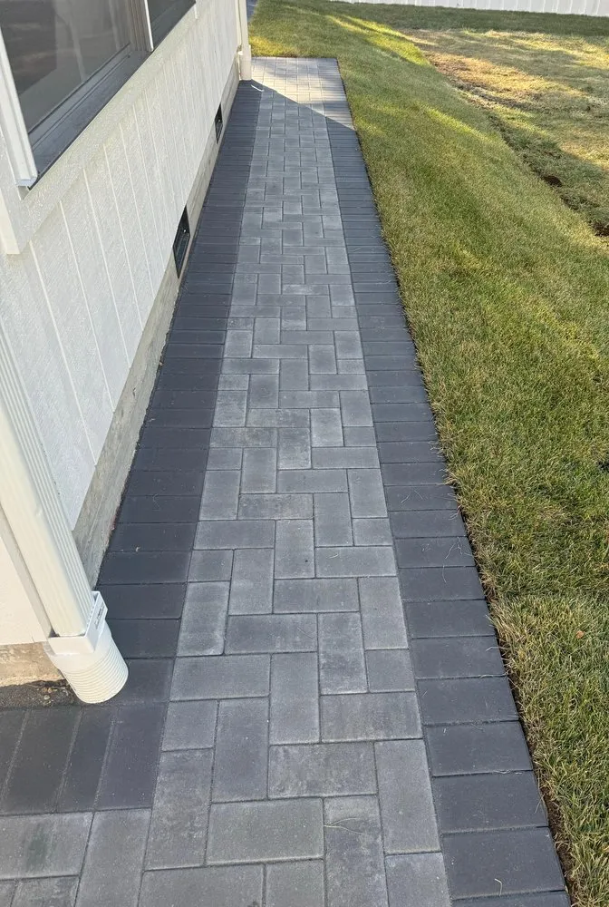 Affordable landscape design in Des Plaines, IL - Oceguera Landscaping & Brick Paving