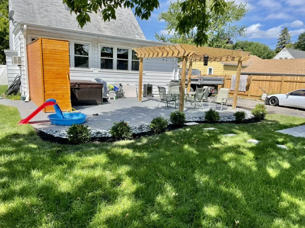 Local lawn care service for year-round maintenance across Des Plaines, IL - Oceguera Landscaping & Brick Paving