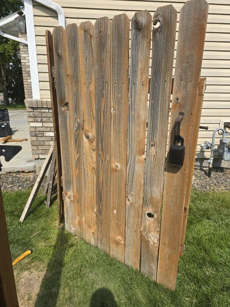 Top-rated lawn mowing service for beautiful yards across Meridian, ID - O'Clock Builders