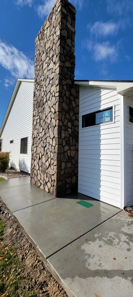 Professional lawn care service experts serving Meridian, ID - O'Clock Builders