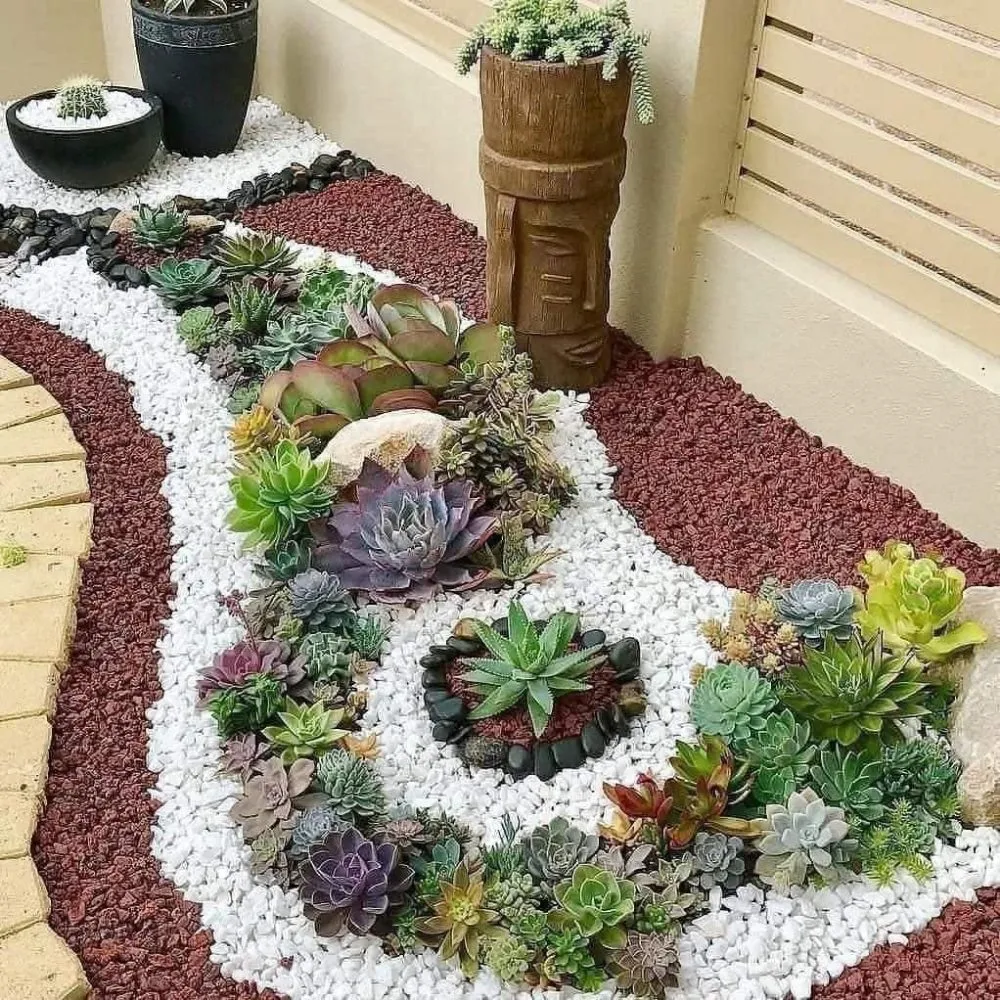 Custom outdoor landscaping for year-round maintenance in Tallahassee, FL by Octopus Hands