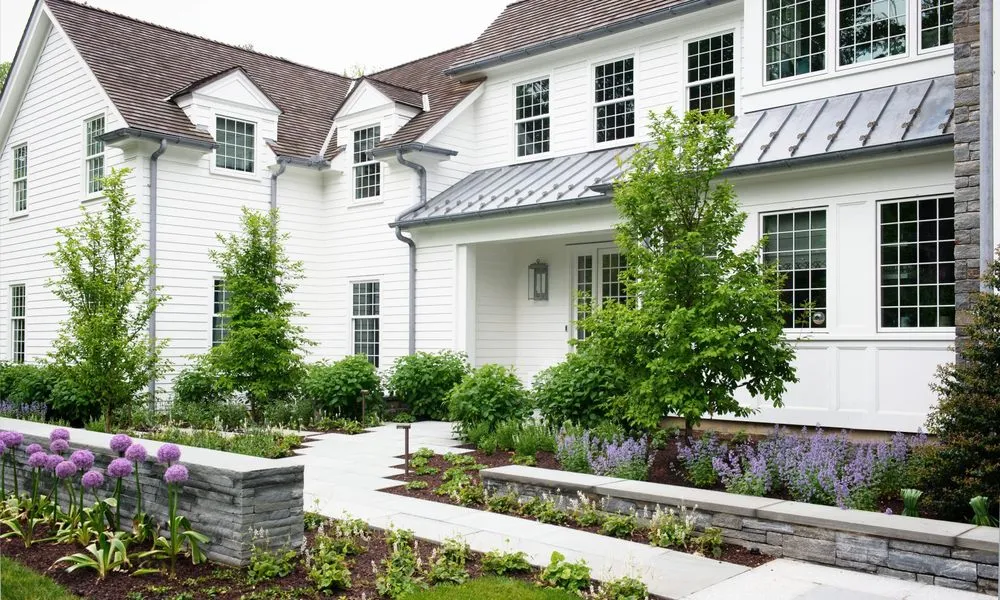 Professional lawn care service experts serving Norwalk, CT - Odd Job Landscaping