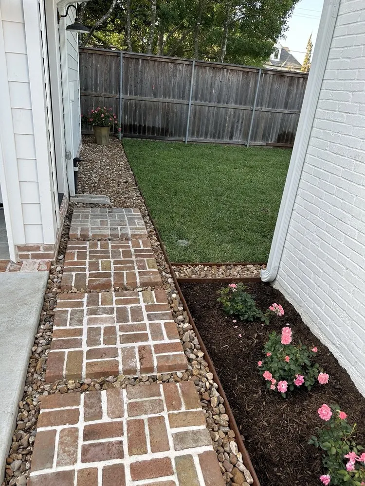 Custom lawn care service near you in Houston, TX by O'Dell's Landscaping