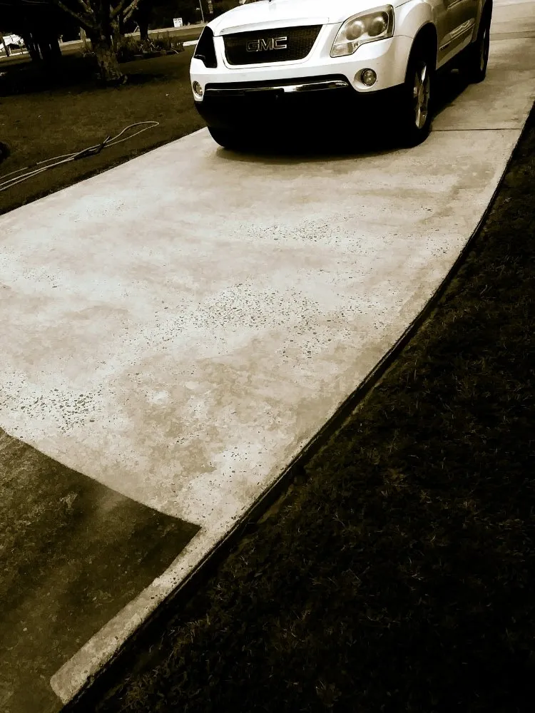 Top-rated garden landscaping with custom design in Addison, AL by Odoms Pressure Washing and Landscaping