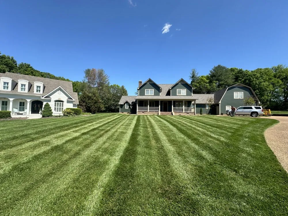 Custom lawn care service in Mount Pleasant, TN - Odom's Specialties