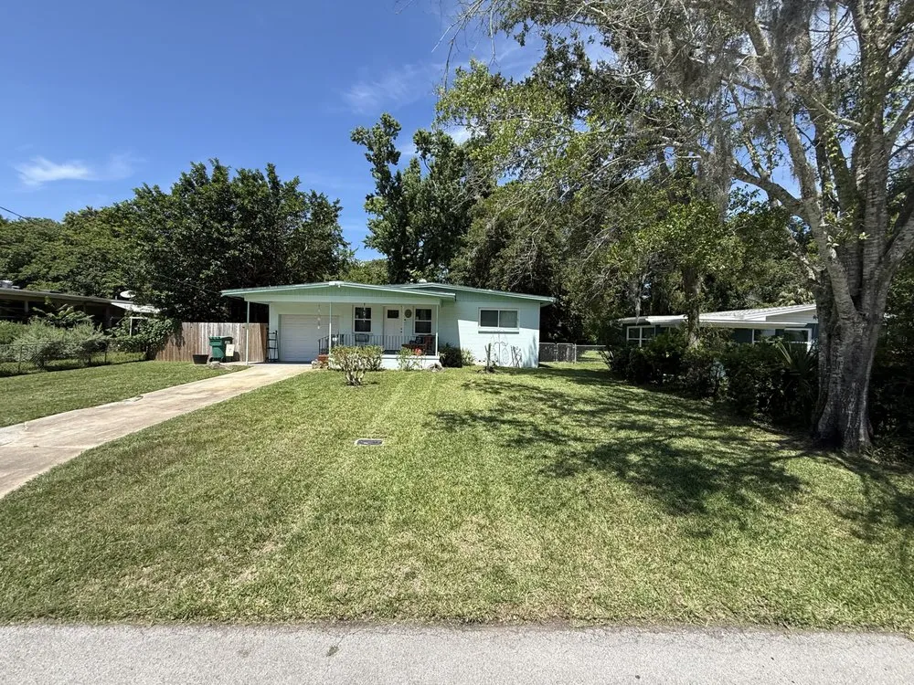 Professional yard cleanup service for beautiful yards across South Daytona, FL - Off Duty Lawn Care