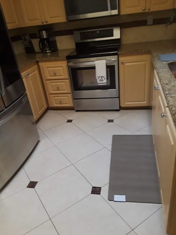 Professional garden landscaping in Tampa Bay, FL by Off Glass Minor Repair & Maintenance