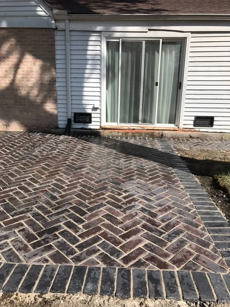 Local residential landscaping with custom design across Glendale Heights, IL - Official Landscaping